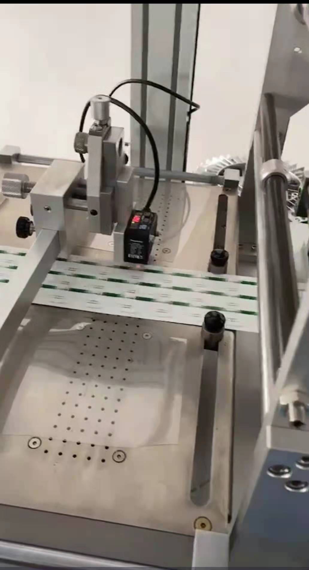 模切机
